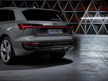 Audi Q8 E Tron 9