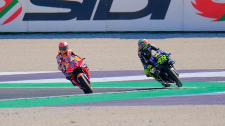 En MotoGP se ponen serios con los límites de pista: salirse en la última vuelta estará sancionado