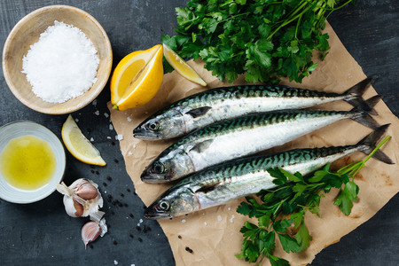El pescado en la alimentación infantil: atún, sardina, salmón y otros pescados azules
