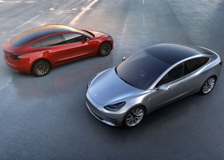 El primer Tesla Model 3 de producción saldrá de la fábrica este viernes