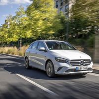 El Mercedes-Benz Clase B híbrido enchufable debuta con hasta 77 km de autonomía y etiqueta CERO, desde 43.025 euros