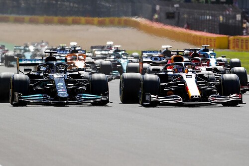 Lewis Hamilton consigue su victoria más sucia en la Fórmula 1 mandando a Max Verstappen al hospital