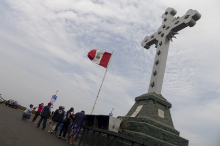 Un domingo en Lima: el cerro San Cristóbal y el cambio de guardia en la Plaza de Armas