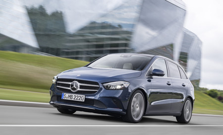 El Mercedes-Benz Clase B 2019 estrena la estética del Clase A y su interior 100% digital