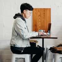 Compra ahora y alégrate siempre: esta chaqueta de Levi's será lo más práctico y atemporal de tu armario (además está rebajadísima)