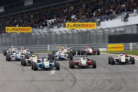 Roberto Merhi y Dani Juncadella se llevan todas las victorias en Nürburgring