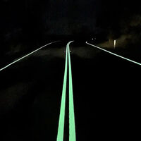 Las líneas fluorescentes son la nueva moda para evitar accidentes nocturnos, y ya están salvando vidas