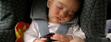 Una silla de coche con sensores inteligentes te recuerda que viajas con un bebé: previene olvidos