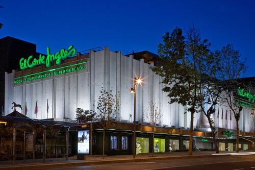 El Corte Inglés comienza a liquidar decenas de zapatillas Nike en su Súper Jueves desde 34 euros en su outlet