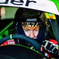 Esta señora tiene 83 años y te moja la oreja en cualquier circuito con un Lamborghini Gallardo Super Trofeo