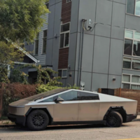 Alguien abandonó su Tesla Cybertruck de 1.5 millones de pesos, y por algún motivo se está convirtiendo en una atracción turística