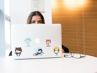 El nuevo currículo para desarrolladores de freeCodeCamp incluye 1400 lecciones y 6 certificaciones completamente gratuitas