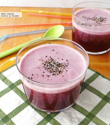 Agua fresca de coco, zarzamora y menta. Receta