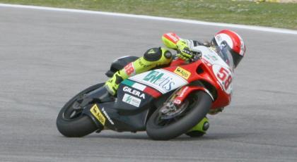 Simoncelli logra la pole por delante de Debón y Barberá