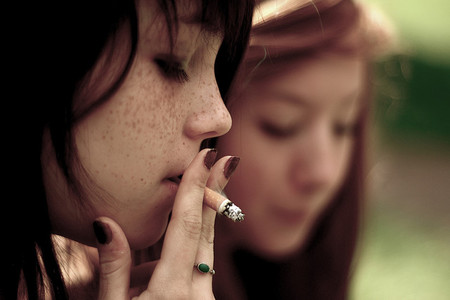 Más de un millón de jóvenes entre 16 y 24 años fuma a diario: es necesario fomentar hábitos saludables