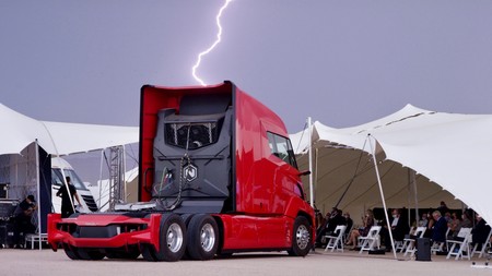 La fábrica de camiones eléctricos de Nikola empieza a levantarse en Arizona: de aquí saldrán el Nikola Tre y el Nikola Two