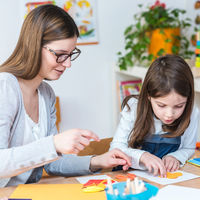 27 manualidades de verano fáciles y bonitas para hacer con niños y darle la bienvenida a la época más colorida del año