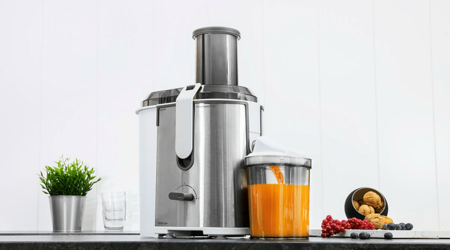 La licuadora más vendida de Amazon es de Cecotec y ahora está rebajada a precio mínimo: perfecta para hacer zumos todo el año