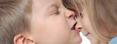 Mi hijo muerde o pega a otros niños: ¿qué puedo hacer?