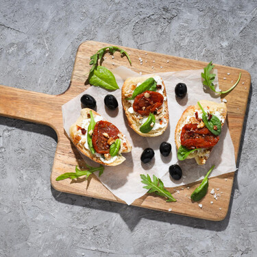 Esta tabla de cortar de Zara Home es ideal para servir aperitivos como en los restaurantes pijos y está en oferta