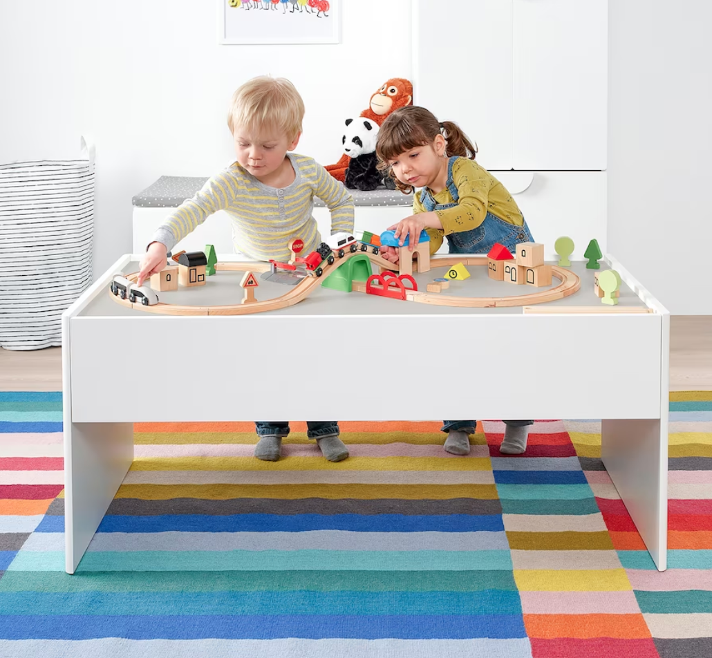 DUNDRA
Mesa de almacenaje en color blanco