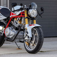 España tiene un problema con sus motos: cada vez son más viejas, y casi nadie se puede permitir comprarse una nueva 