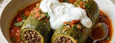 Calabacitas rellenas de carne de res en caldo de jitomate: fáciles, rendidoras y perfectas para la semana