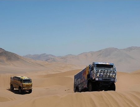 dakar2010_camiones-por-atacama.jpg