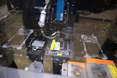 Lo de esta máquina atornillando es una cosa digna de ver | Imagen: Xataka