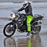 La enésima travesura de Guy Martin: cazado en las carreras de arena de Mablethorpe 