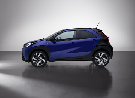 Toyota Aygo X Cross 5