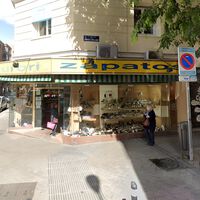 Una zapatería de Madrid no tiene redes sociales pero es tan popular entre la generación Z que la han hecho viral en TikTok 