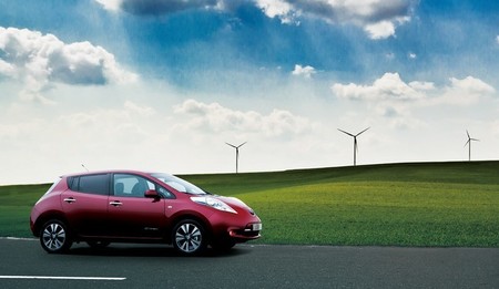 Camino de los 100.000 coches enchufables vendidos en Estados Unidos con el Nissan LEAF superando sus ventas de 2013
