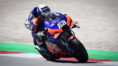 ¡MotoGP está loca! Miguel Oliveira gana en Estiria aprovechando una bandera roja que le quitó el triunfo a Joan Mir