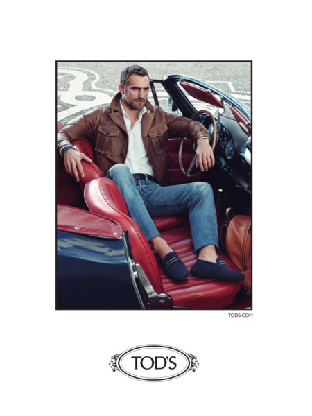 Autos clásicos y mocasines un binomio inagotable en la campaña de Tod’s