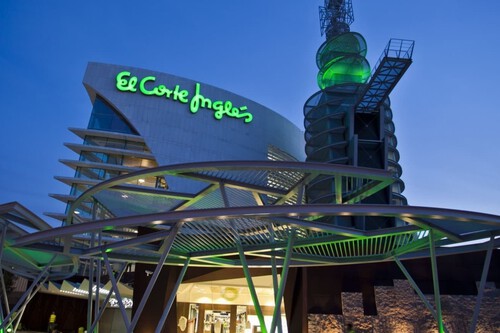 El Corte Inglés vacía su almacén con decenas de zapatos Skechers a mitad de precio para finalizar el mes 