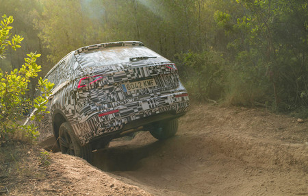 El SEAT Tarraco se deja ver en este vídeo y muestra sus cartas como coche todoterreno de siete plazas