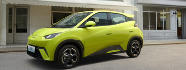 Los coches eléctricos son tan baratos en China que están hundiendo su economía. El Gobierno ha tenido que meter mano