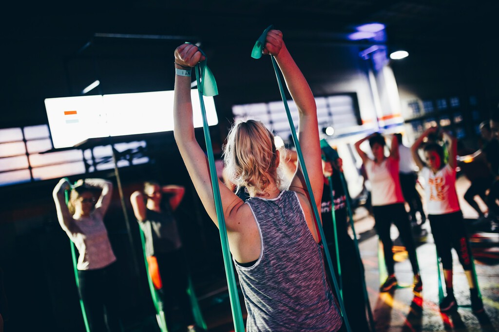 "Si no quieres ser grabado, debes abandonar la clase". Un gimnasio de Madrid se lleva un multazo por grabar clases con un móvil 