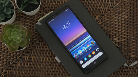Sony patenta un sistema pop-up para tener altavoces frontales ocultos en los marcos del teléfono
