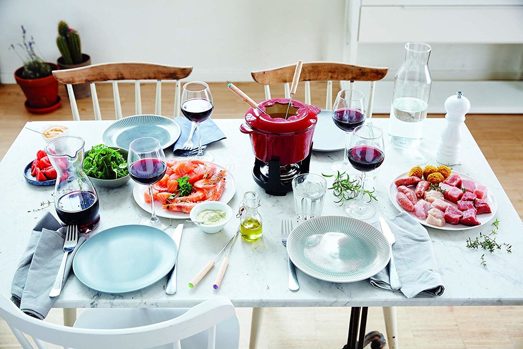 Fondue de carne, sorprende a tus invitados en la cena de Navidad (también con pescado o verduras)