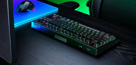 Blackwidow V4 Tenkeyless Hypersp 2