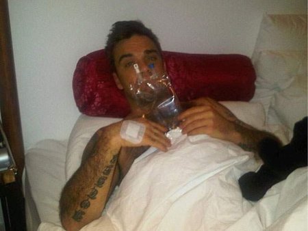 Robbie Williams y la intoxicación de langosta que dejó a 45.000 fans cruzados de brazos