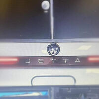 El Volkswagen Jetta de octava generación podría estar asomándose en estas imágenes filtradas... si es que son reales