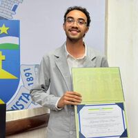 Aos 18 anos, estudante baiano transforma erva-doce em fungicida para café 4 vezes mais barato e vence prêmio na maior feira de ciências do mundo 