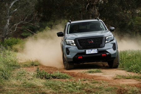 La Nissan NP300 Frontier 2021 sube de nivel con un rediseño, más seguridad y versión PRO-4X