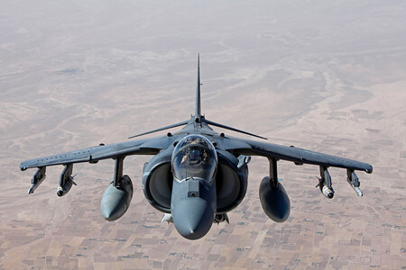 AV8-B Harrier en vuelo