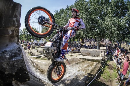 ¡Imparable! Toni Bou vuelve a arrasar en Francia para conseguir su 26º título mundial de Trial