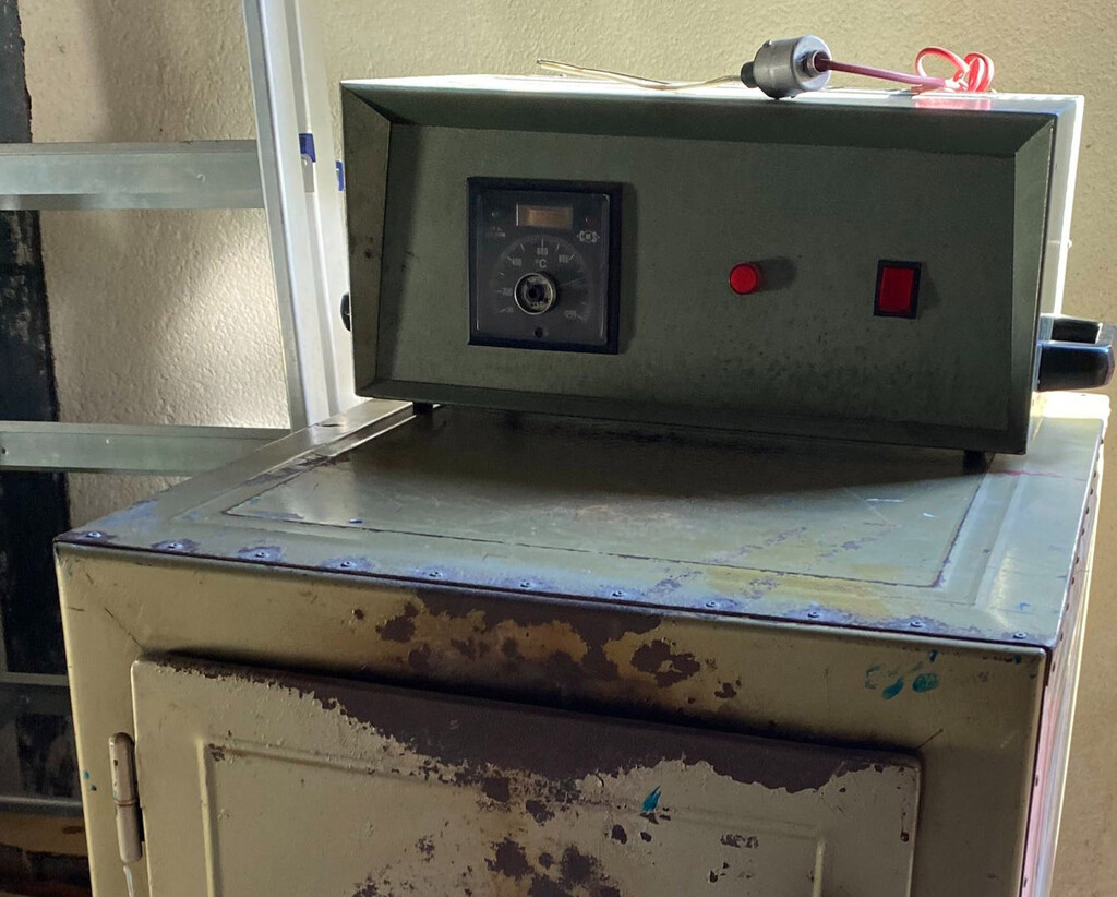 Este usuario ha convertido un horno viejuno y barato en un modelo Smart que controla con el móvil. Así lo ha conseguido 