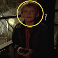 ¿Reconocisteis a este niño en Batman Begins? Años después hizo de uno de los tipos "más despreciables" de Juego de Tronos